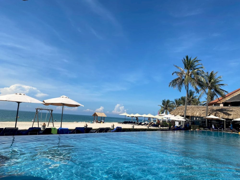 Tận hưởng bể bơi vô cực